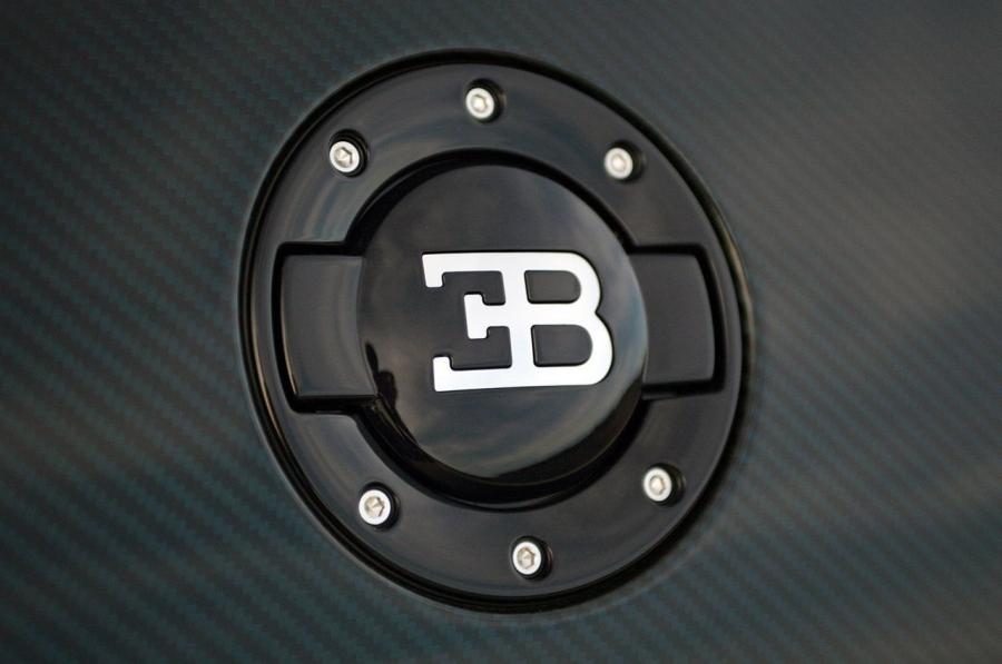 Bugatti Veyron 16.4 Super Sport 2011 года  (фото 28 из 43)
